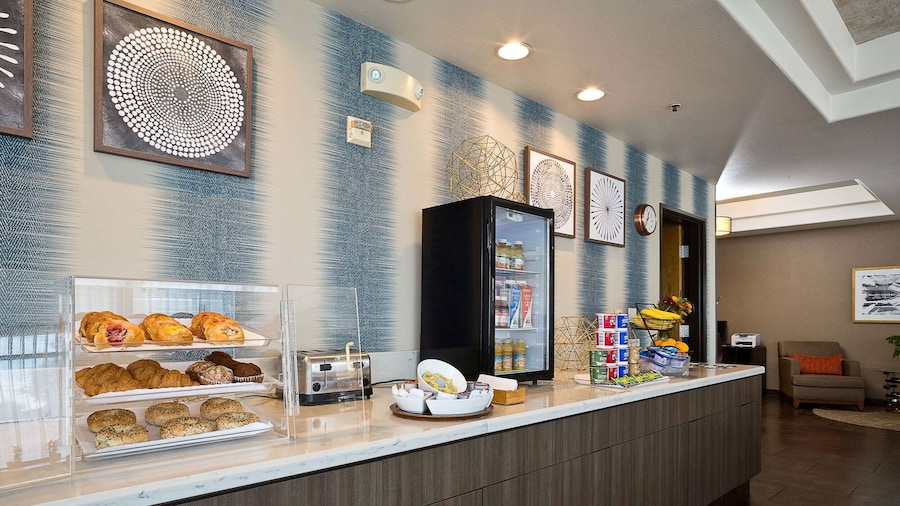 Hawthorn Suites by Wyndham Oakland/Alameda