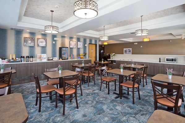 Free daily continental breakfast 