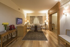 Suite, 1 Queen Bed with Sofa bed (1 Queen  Bed ) | Premium bedding, Select Comfort beds, minibar, in-room safe
