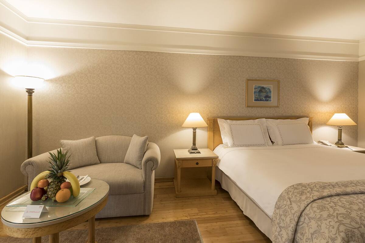 Rom – deluxe | Sengetøy av topp kvalitet, senger med Select Comfort-madrass og minibar