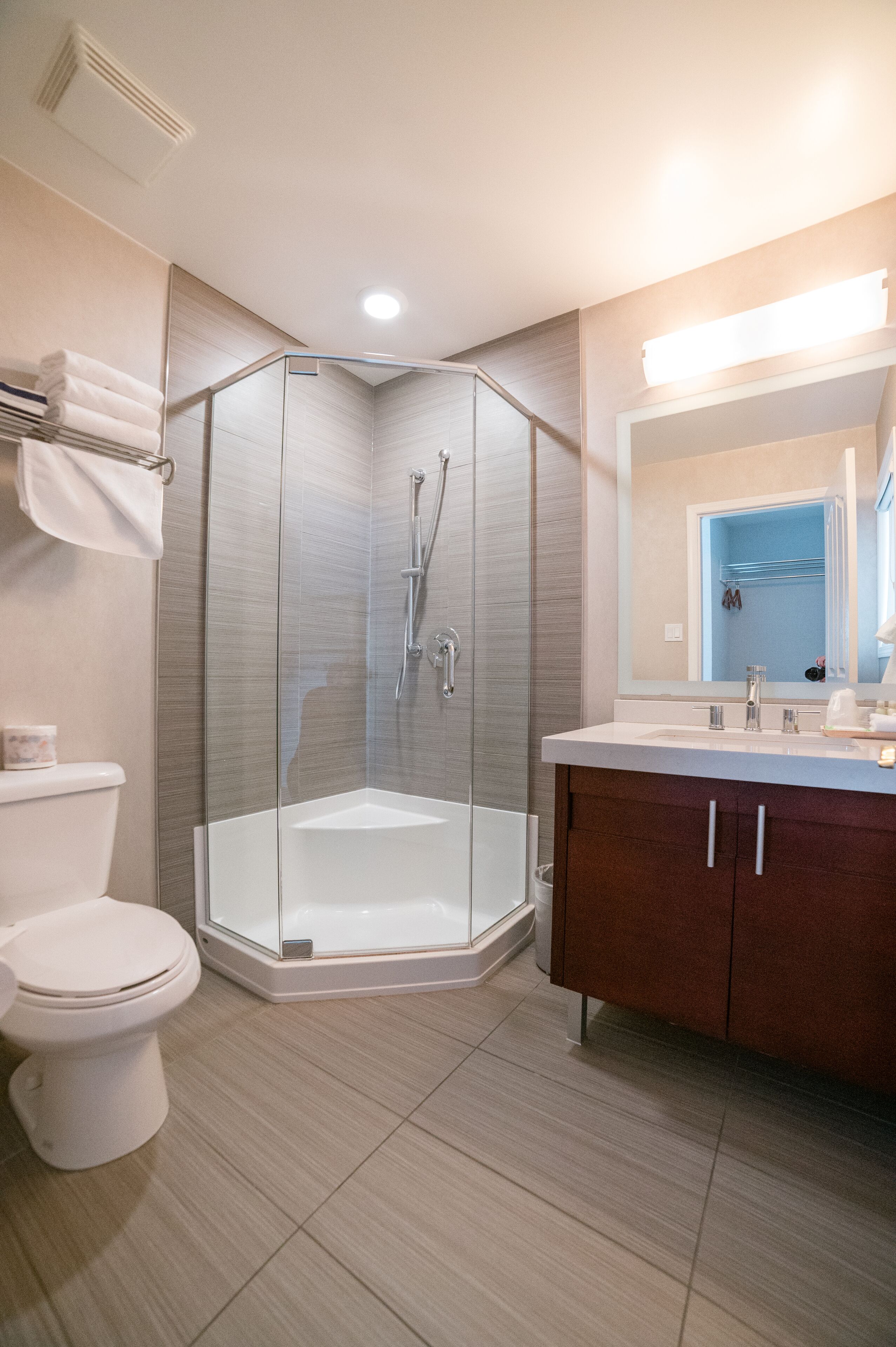 superior suite, 2 bedrooms, 2 bathrooms (no pets) | bathroom | shower, free toiletries, hair dryer, towels