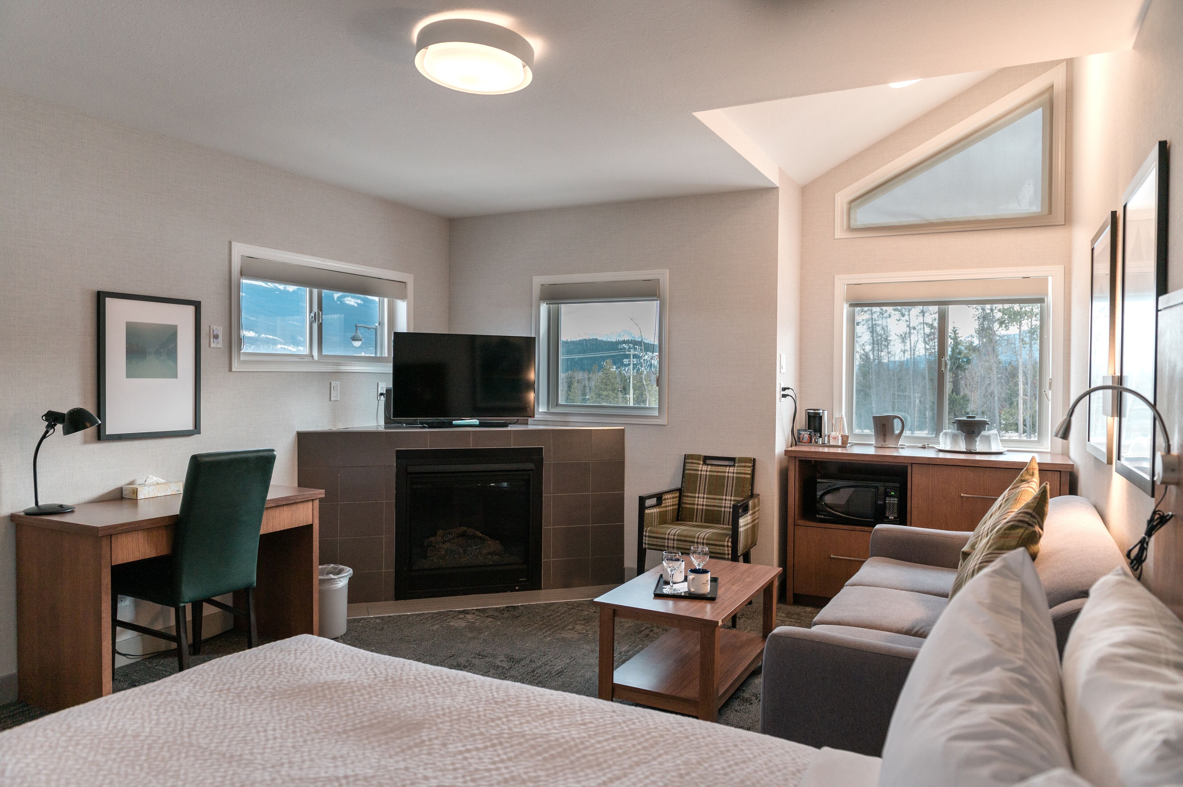 superior suite, 2 bedrooms, 2 bathrooms (no pets) | pillow-top beds, desk, iron/ironing board, free wifi