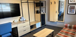 Pillow-top beds, desk, iron/ironing board, free WiFi