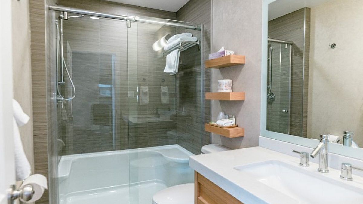 deluxe suite, 1 king bed with sofa bed, fireplace (no pets) | pillow-top beds, desk, iron/ironing board, free wifi