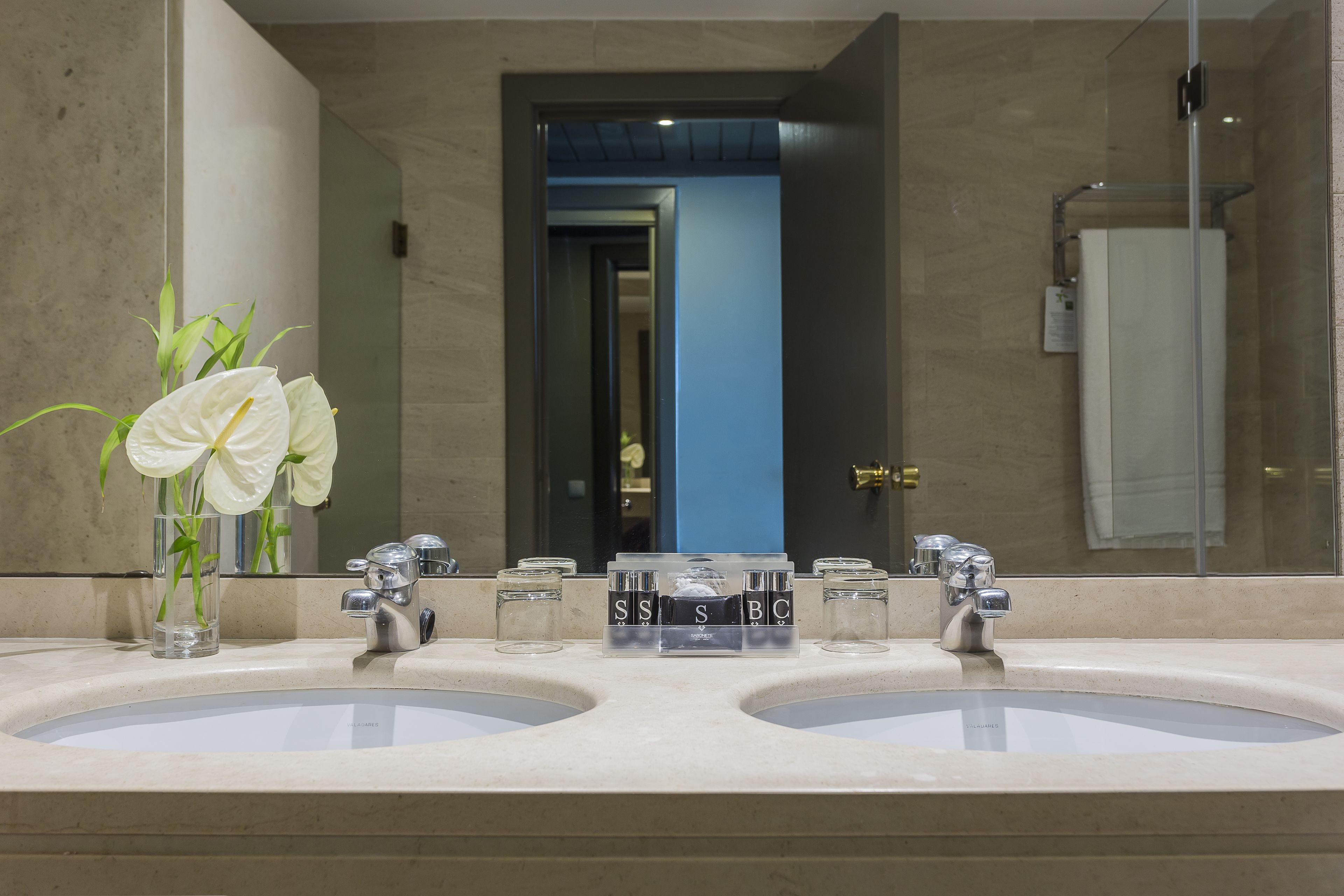 combined shower/bathtub, free toiletries, hair dryer, bathrobes