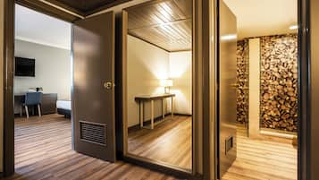 Minibar, coffres-forts dans les chambres, bureau, chambres insonorisées