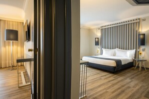 Comfort Suite (Double) | 1 bedroom, minibar, in-room safe, desk