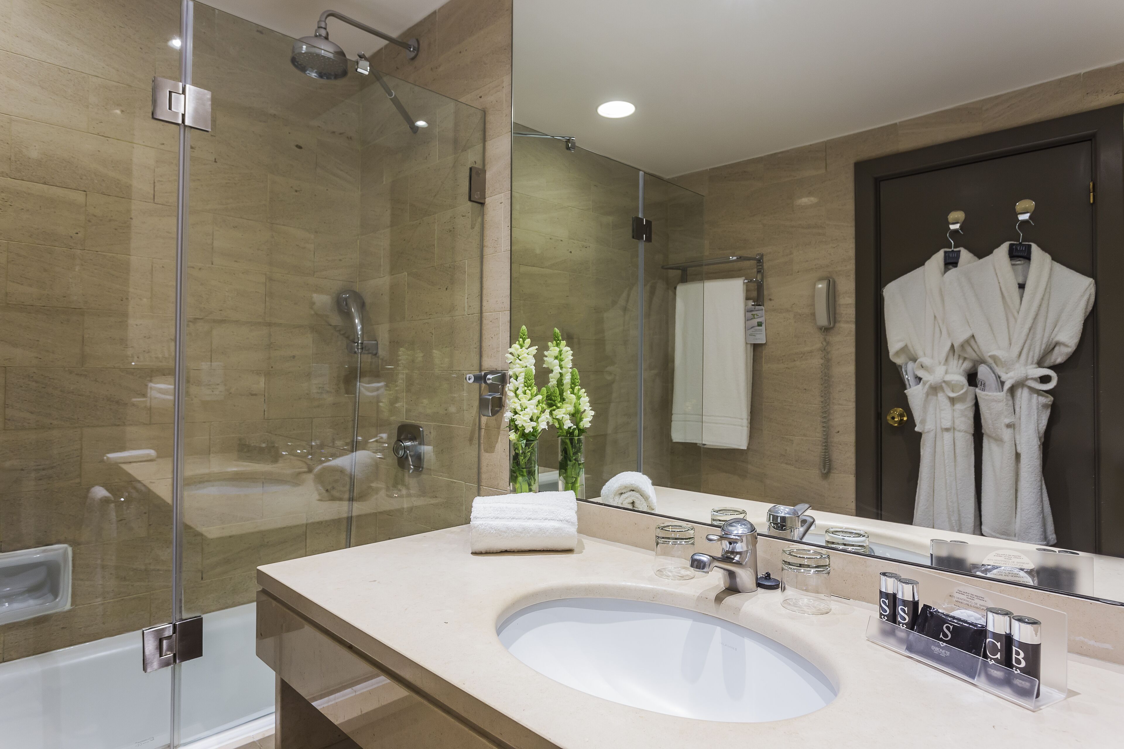 comfort double or twin room | bathroom | combined shower/bathtub, free toiletries, hair dryer, bathrobes