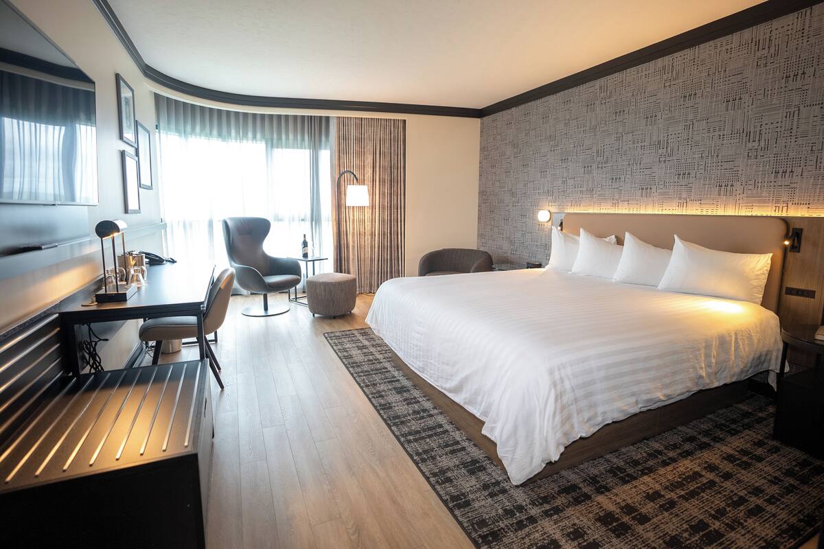 Habitación estándar, 1 cama King size | Ropa de cama de alta calidad y minibar