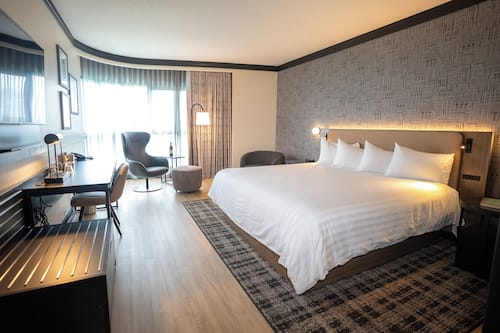 Standard Room, 1 King Bed