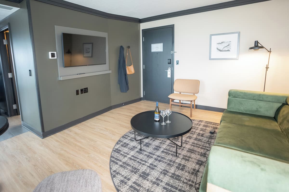 Junior Suite | Premium bedding, minibar, in-room safe, desk