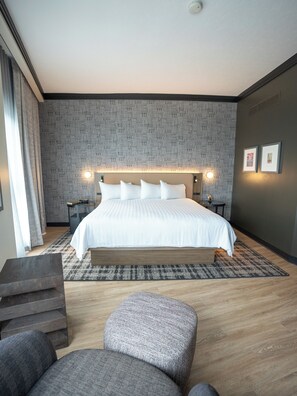 Junior Suite | Premium bedding, minibar, in-room safe, desk - Brookstreet (Ottawa)