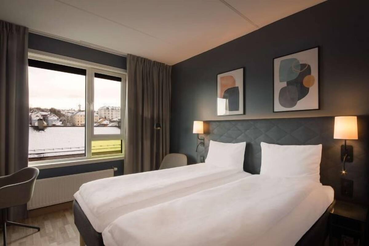 Hypo-allergenic bedding available, desk, iron/ironing board, WiFi (free)
