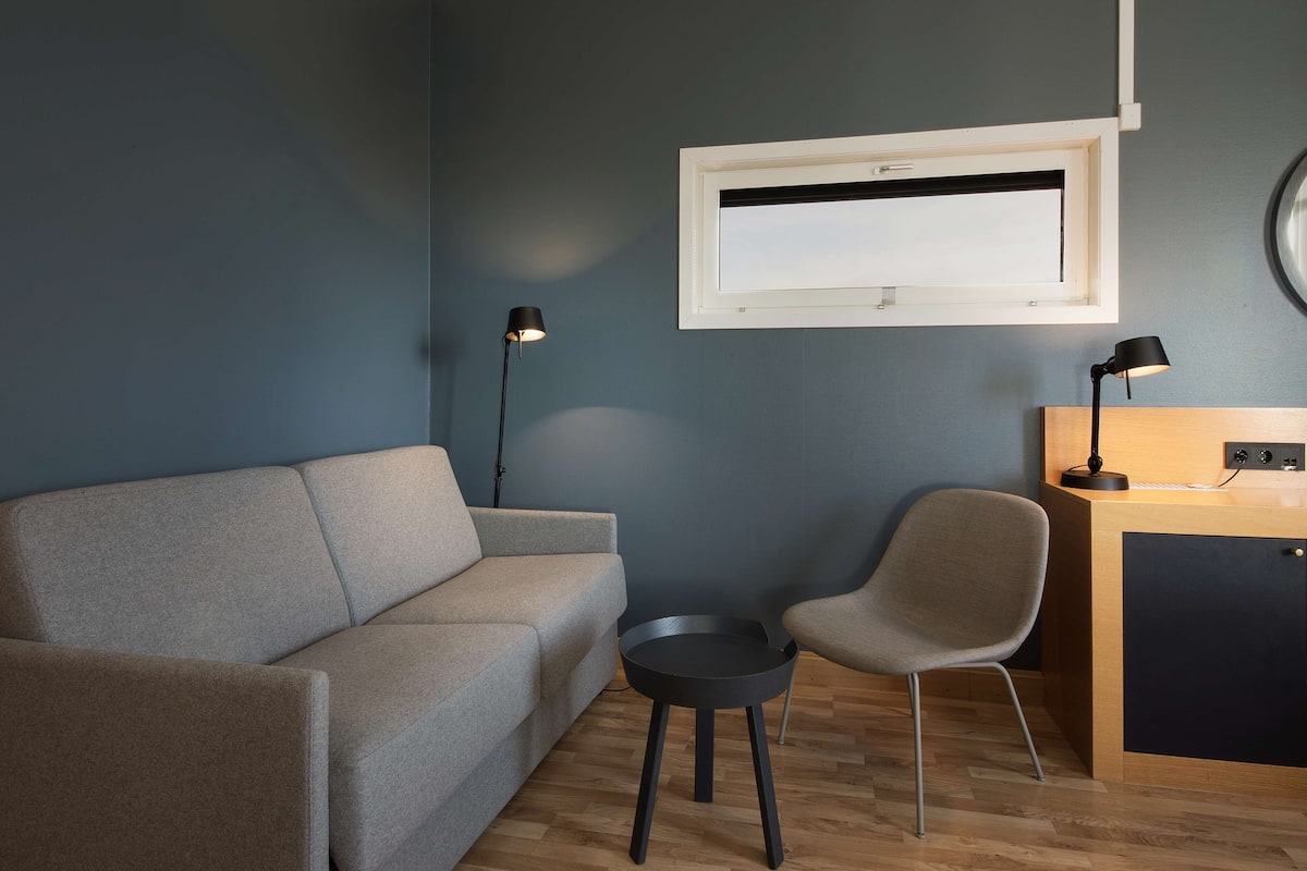 superior twin room | hypo-allergenic bedding, desk, iron/ironing board, free wifi