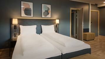 Superior Twin Room | Hypo-allergenic bedding, desk, iron/ironing board, free WiFi