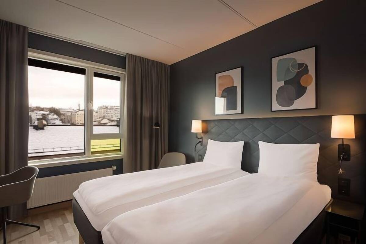 Hypo-allergenic bedding available, desk, iron/ironing board, WiFi (free)