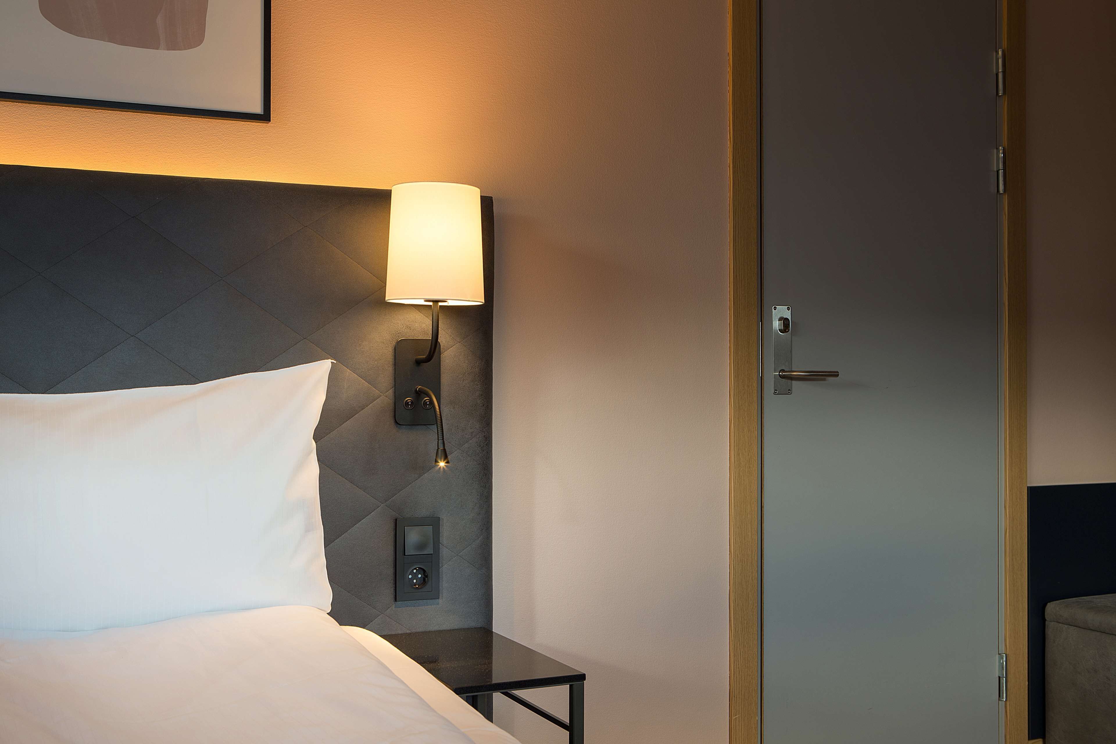 hypo-allergenic bedding, desk, iron/ironing board, free wifi