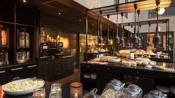 Daily buffet breakfast (NOK 200 per person)