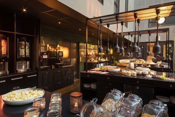 Buffet déjeuner gratuit