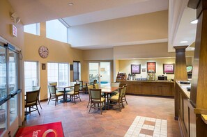 Dining - Econo Lodge Hadley near University (Hadley)