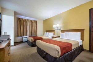 Cofres nos quartos, cortinas blackout, ferros/tábuas de passar roupa