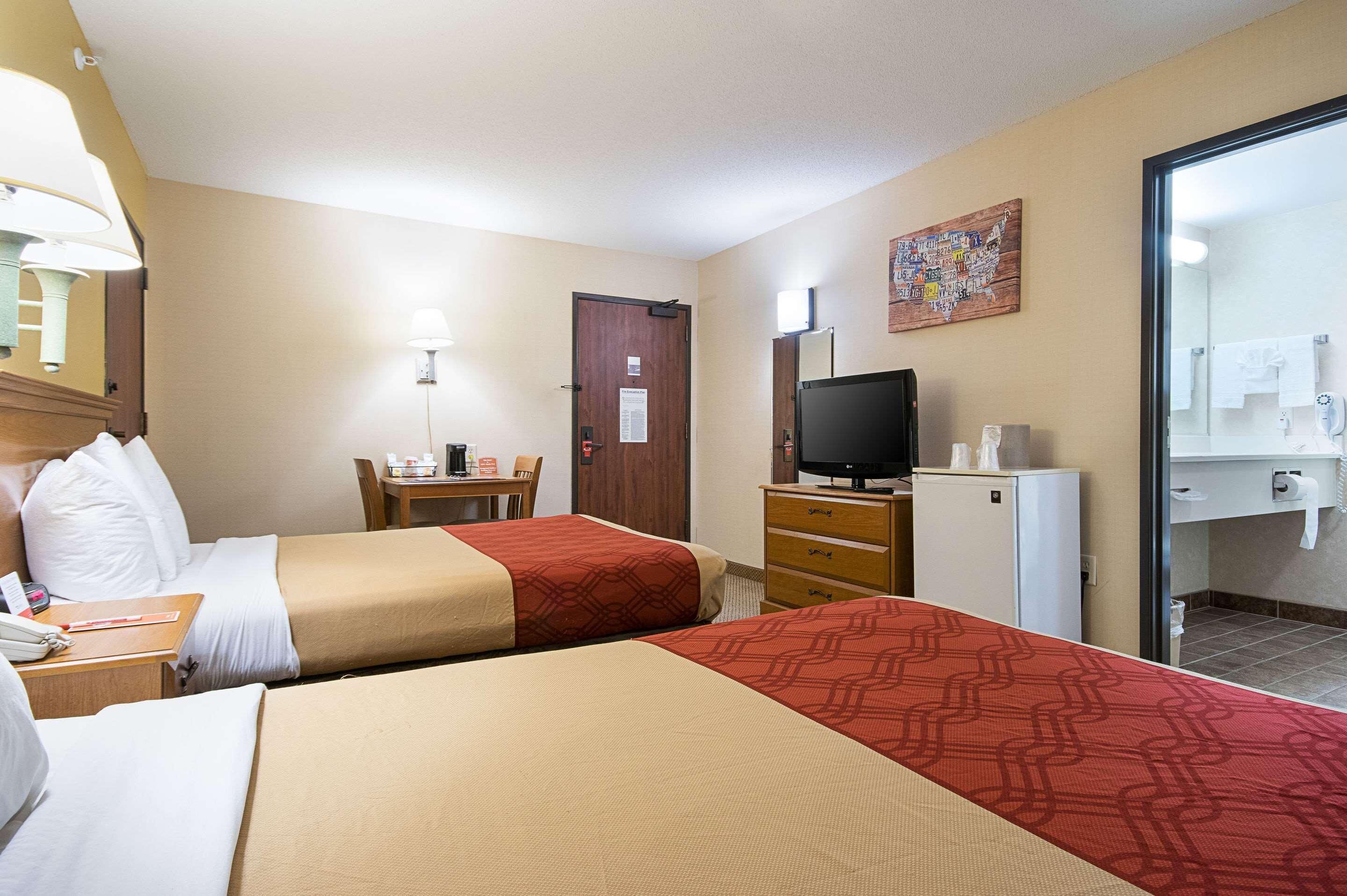 客房內保險箱、遮光布/窗簾、熨斗/熨衣板、免費搖籃/嬰兒床