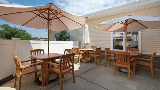 Terrace/patio - Econo Lodge Hadley near University (Hadley)