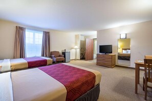 In-room safe, blackout drapes, iron/ironing board - Econo Lodge Hadley near University (Hadley)