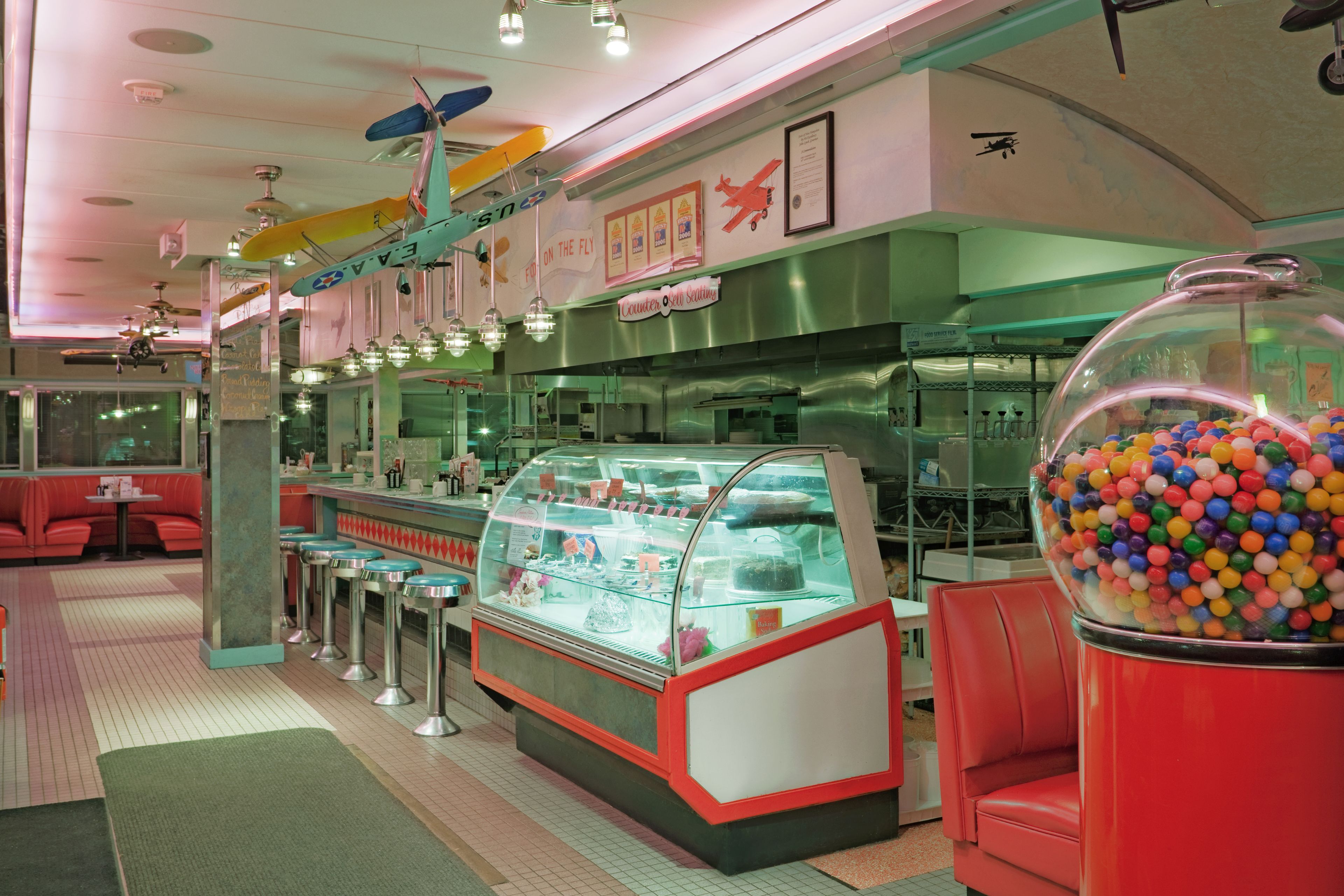 daily cooked-to-order breakfast for a fee