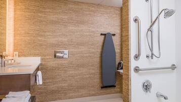 Standard Room, 1 King Bed, Accessible (Mobility, Accessible Tub) | Bathroom