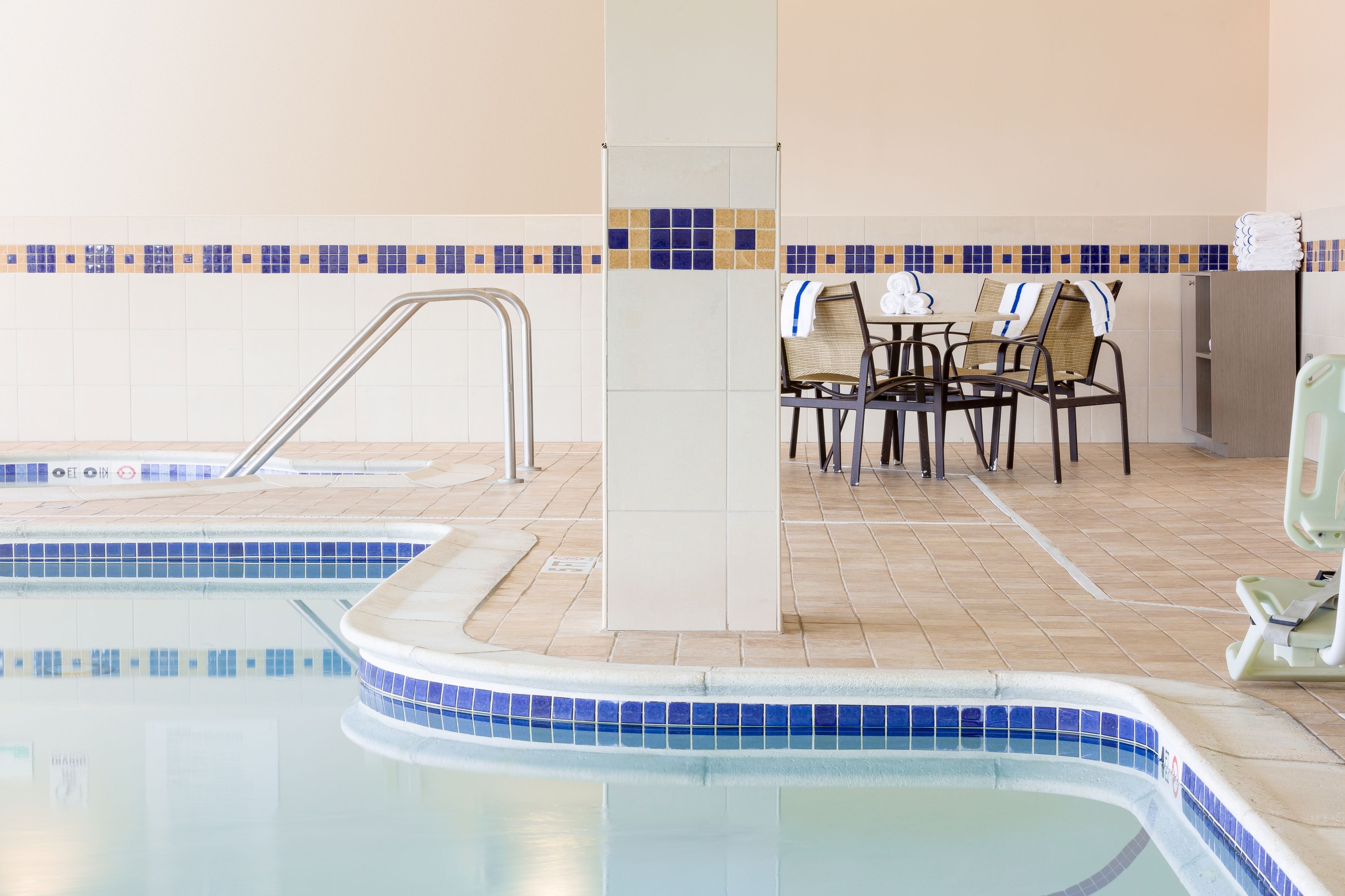 indoor pool, open 6:00 am to 11:00 pm, pool loungers