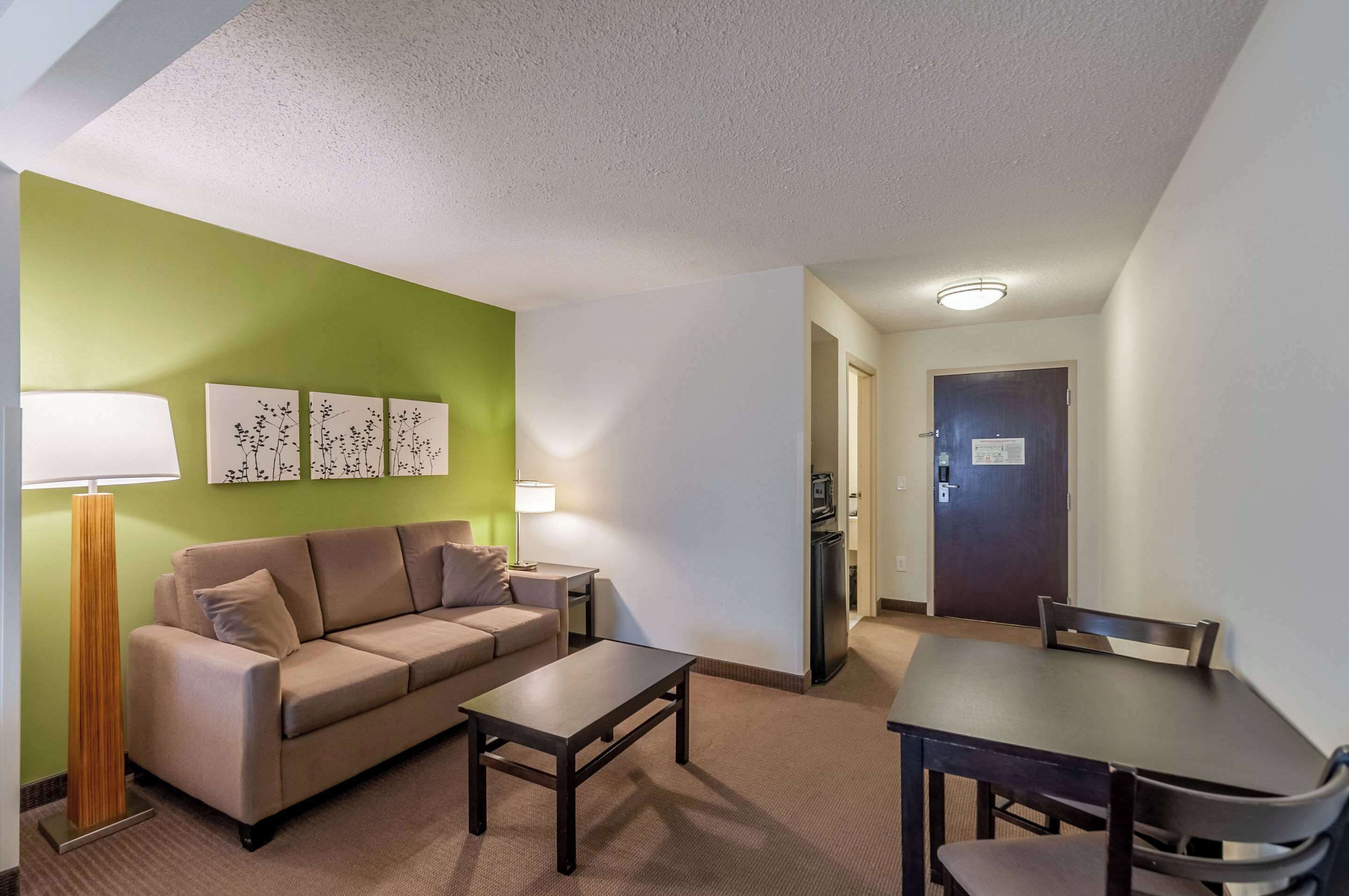 suite, multiple beds, non smoking | desk, blackout curtains, iron/ironing board, free cots/infant beds