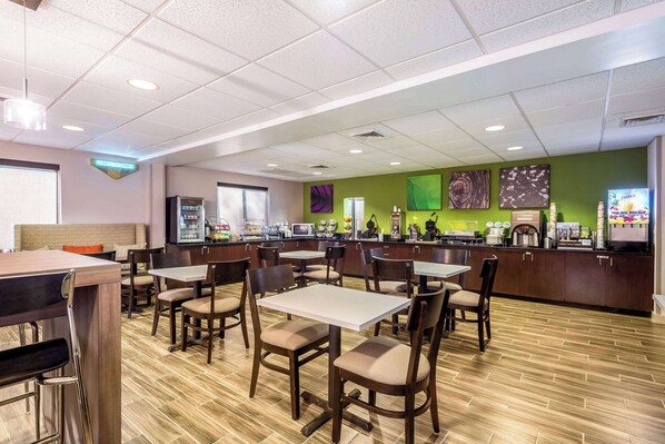 Café da manhã continental grátis todos os dias