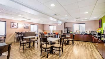 Café da manhã continental grátis todos os dias