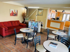 Free daily continental breakfast