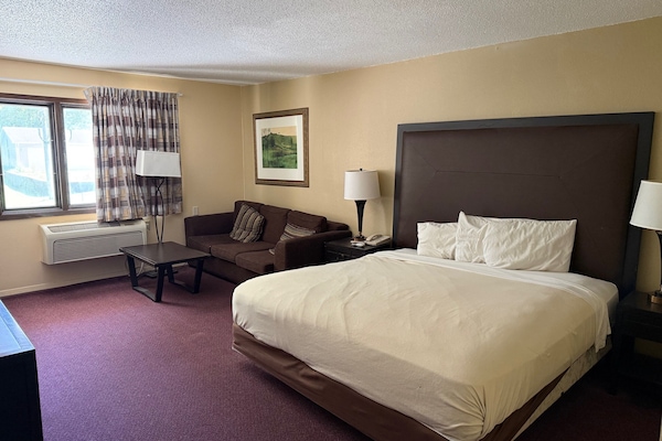 Standard Single Room | Desk, iron/ironing board (on request), rollaway beds (free), WiFi (free)