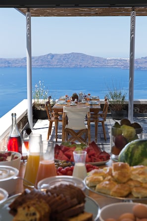 Petit déjeuner buffet compris tous les jours