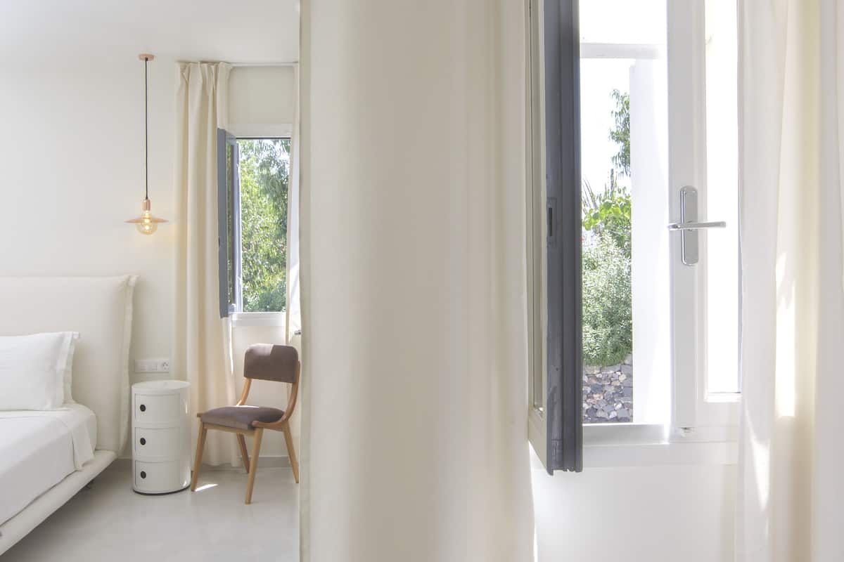 premium bedding, select comfort beds, minibar, in-room safe