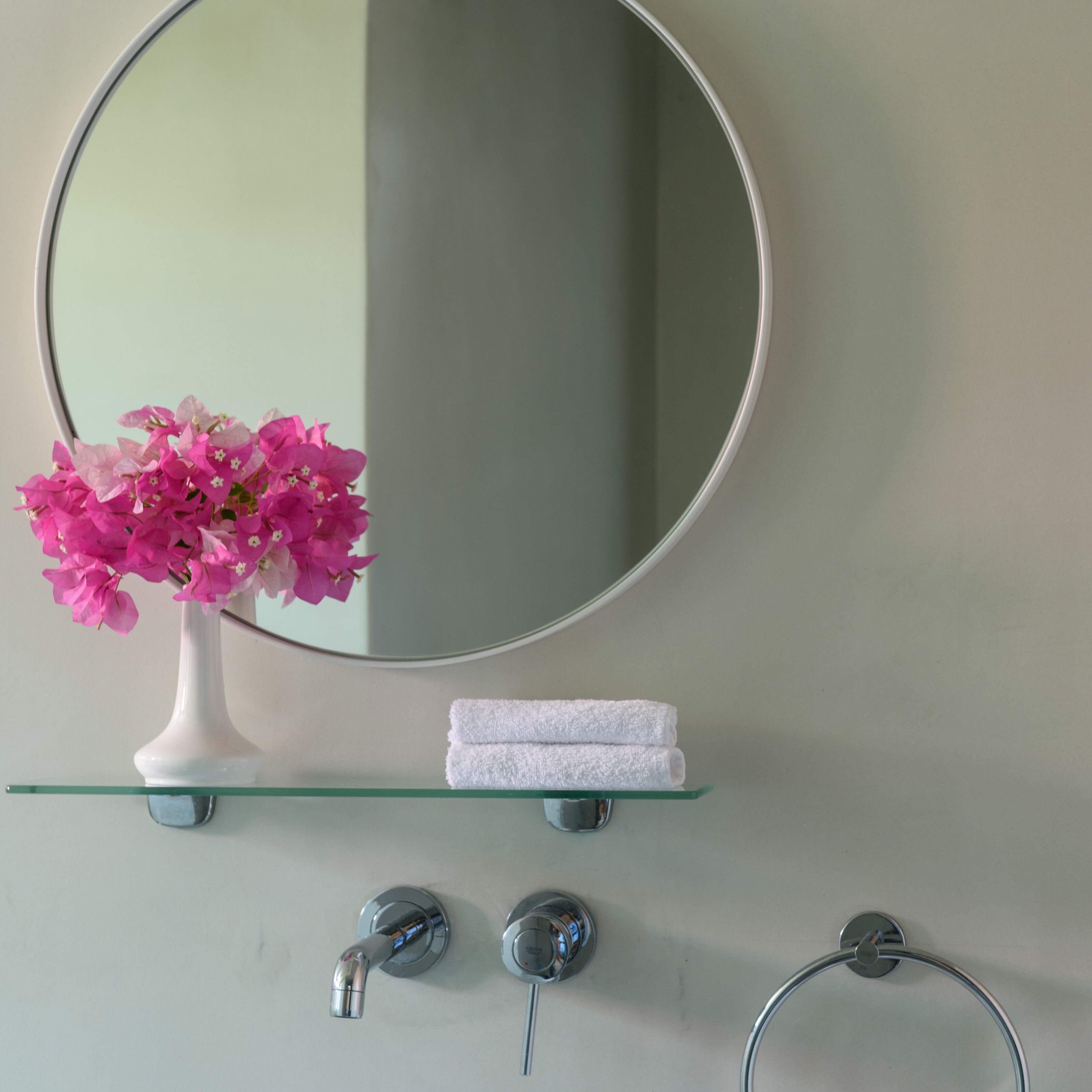 Villa, vue sur la mer (East Aegean) | Salle de bain | Douche, articles de toilette griffés, séchoir à cheveux, peignoirs