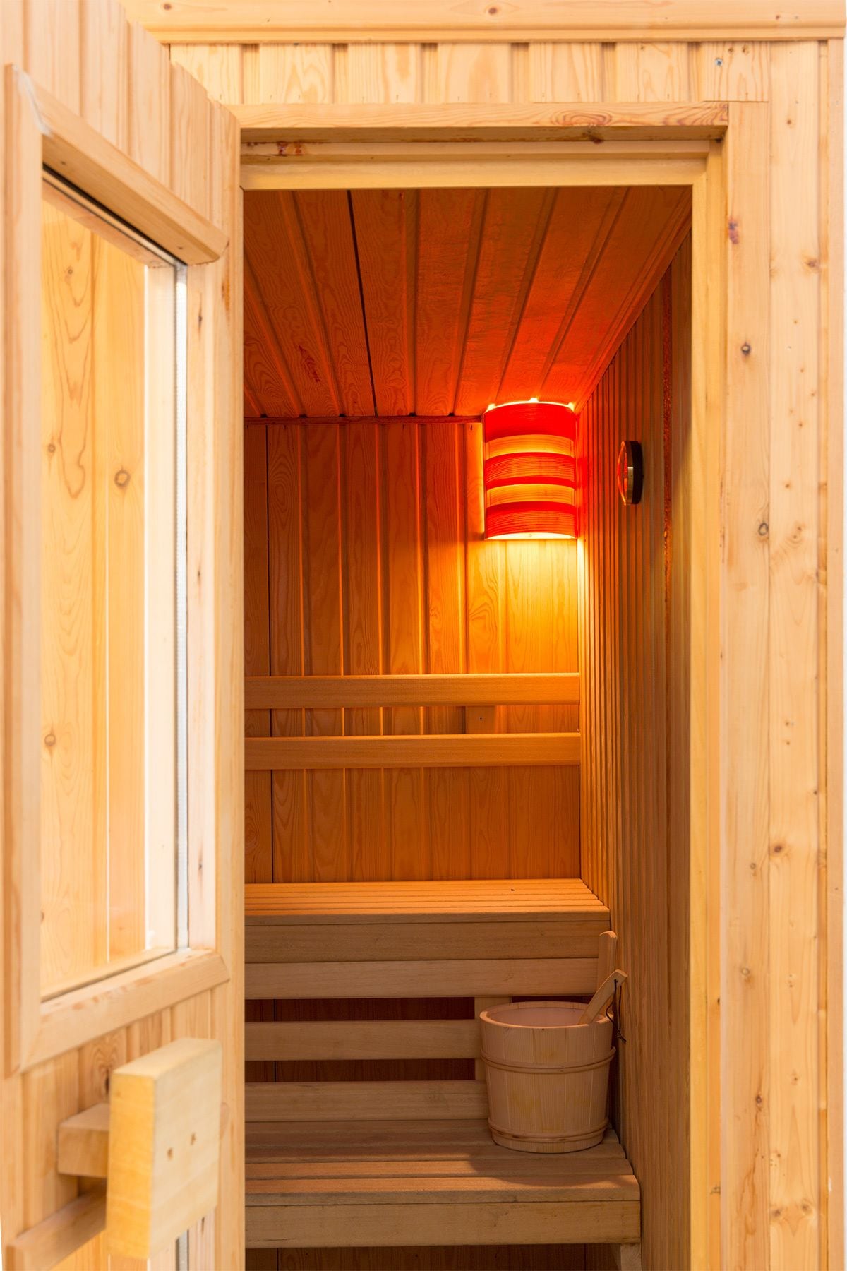 body treatments, aromatherapy, deep-tissue massages, sports massages