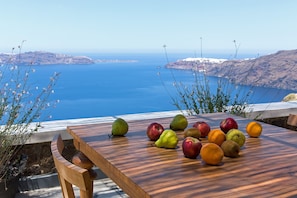 Honeymoon Suite Volcano View | Balcony view