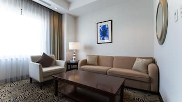 Minibar, in-room safe, desk, blackout curtains