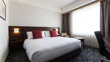 Minibar, in-room safe, desk, blackout curtains