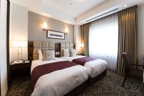 Minibar, in-room safe, desk, blackout curtains