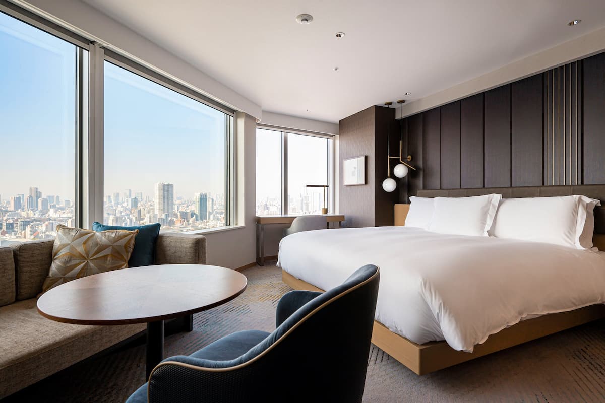 1 bedroom, premium bedding, down duvets, minibar