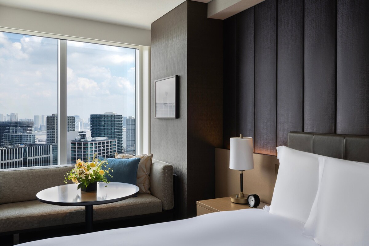Premium Room, 1 Katil Raja (King), Akses Club Lounge (Luxury Bath, View) | 1 bilik tidur, peralatan tempat tidur premium, gebar bulu kapas 