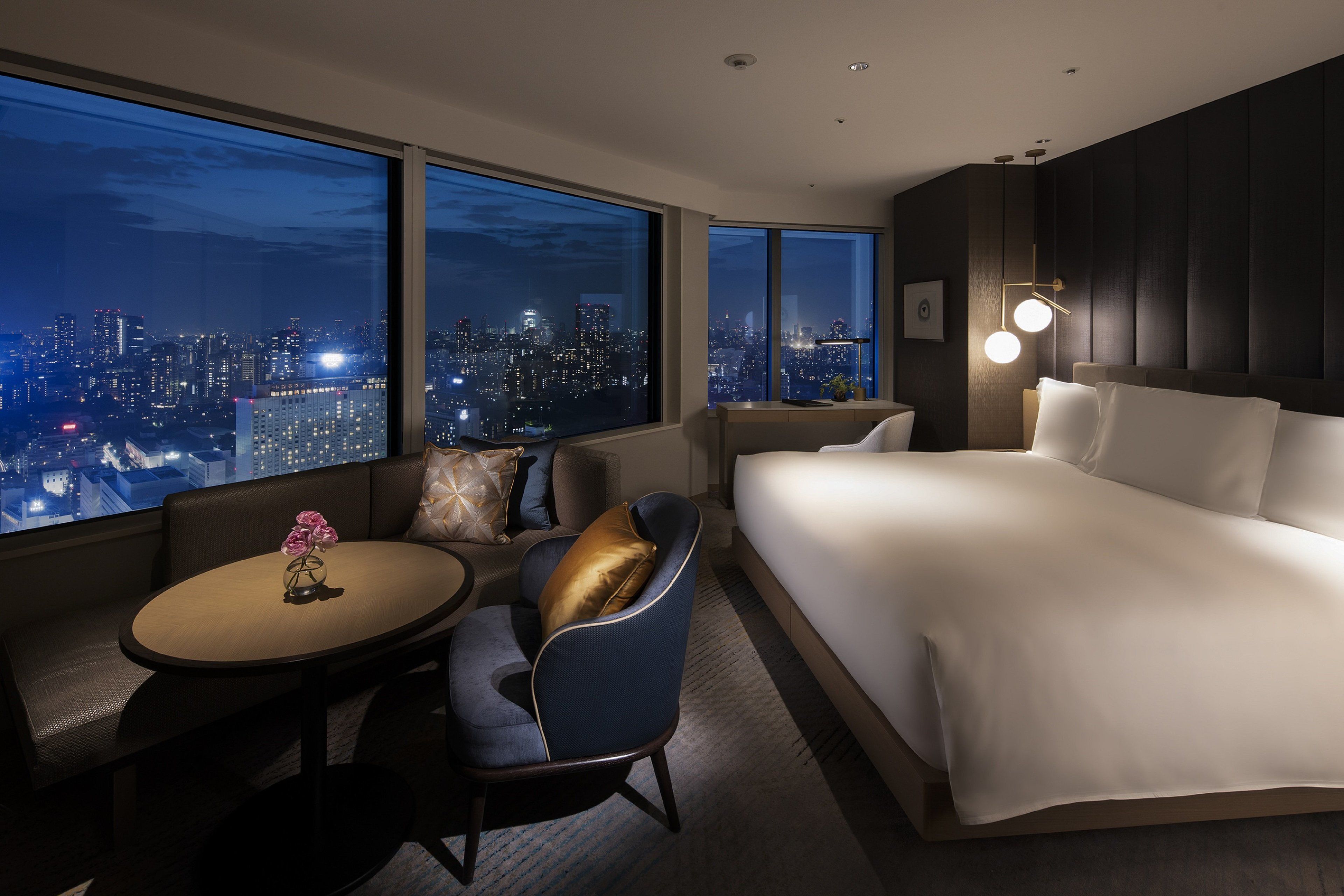 1 bedroom, premium bedding, down duvets, minibar