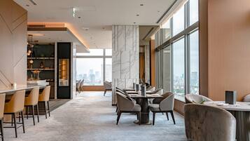 Lounge executive