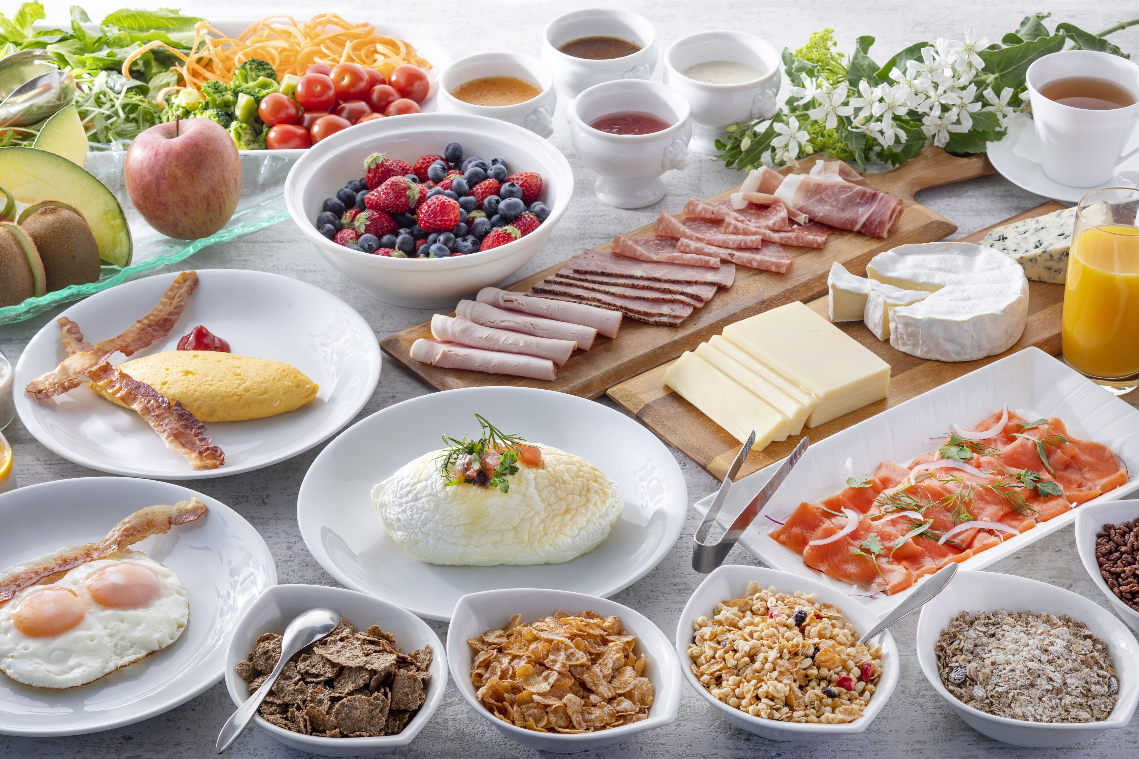 每日供应自助式早餐（每人 JPY 5313）