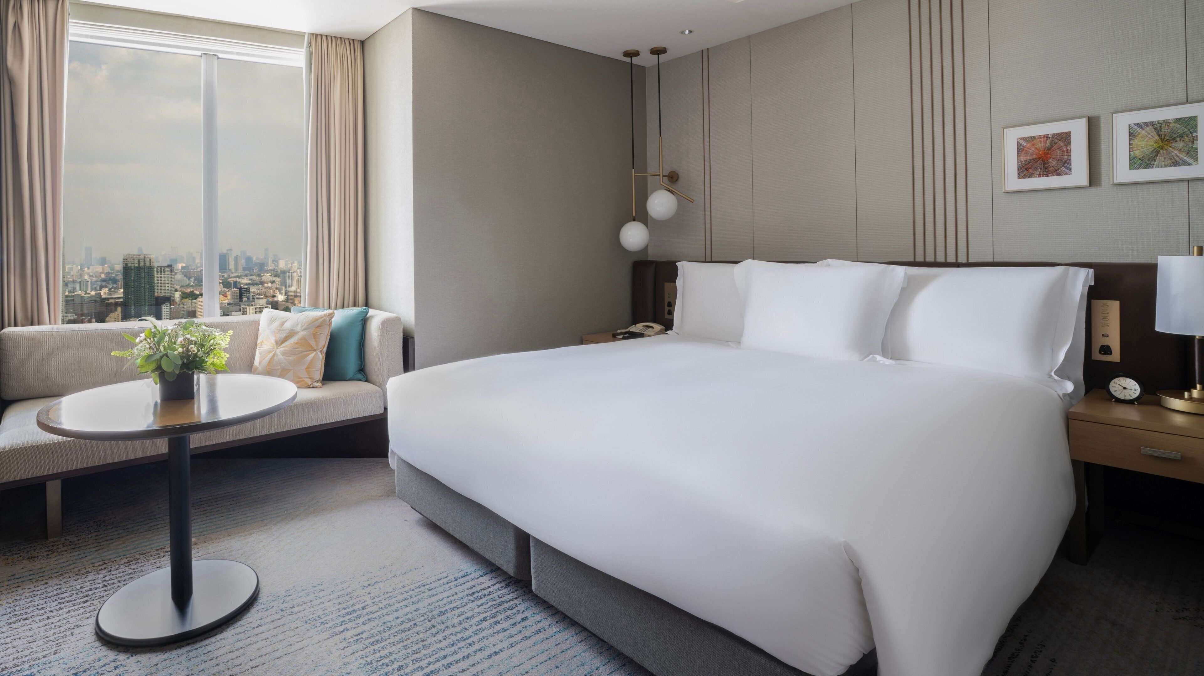 1 bedroom, premium bedding, down duvets, minibar
